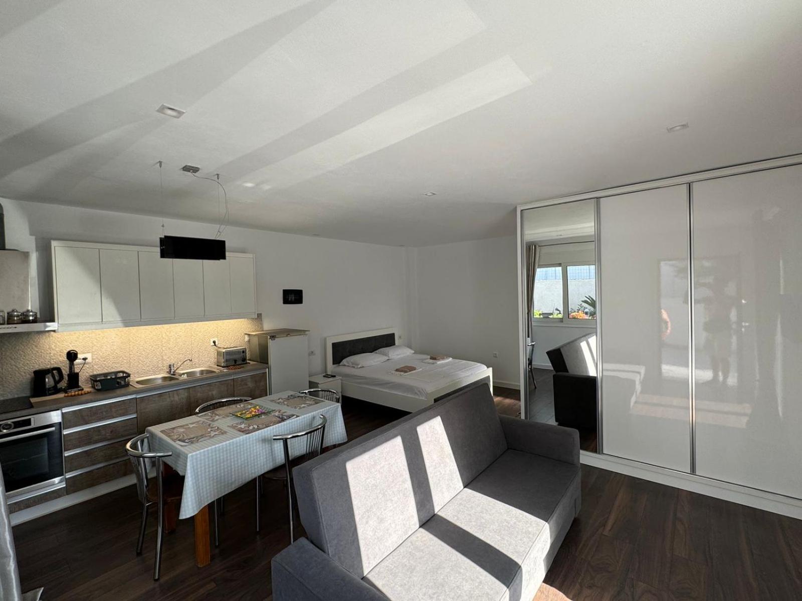 Sulozeqi Apartments Ksamil Extérieur photo