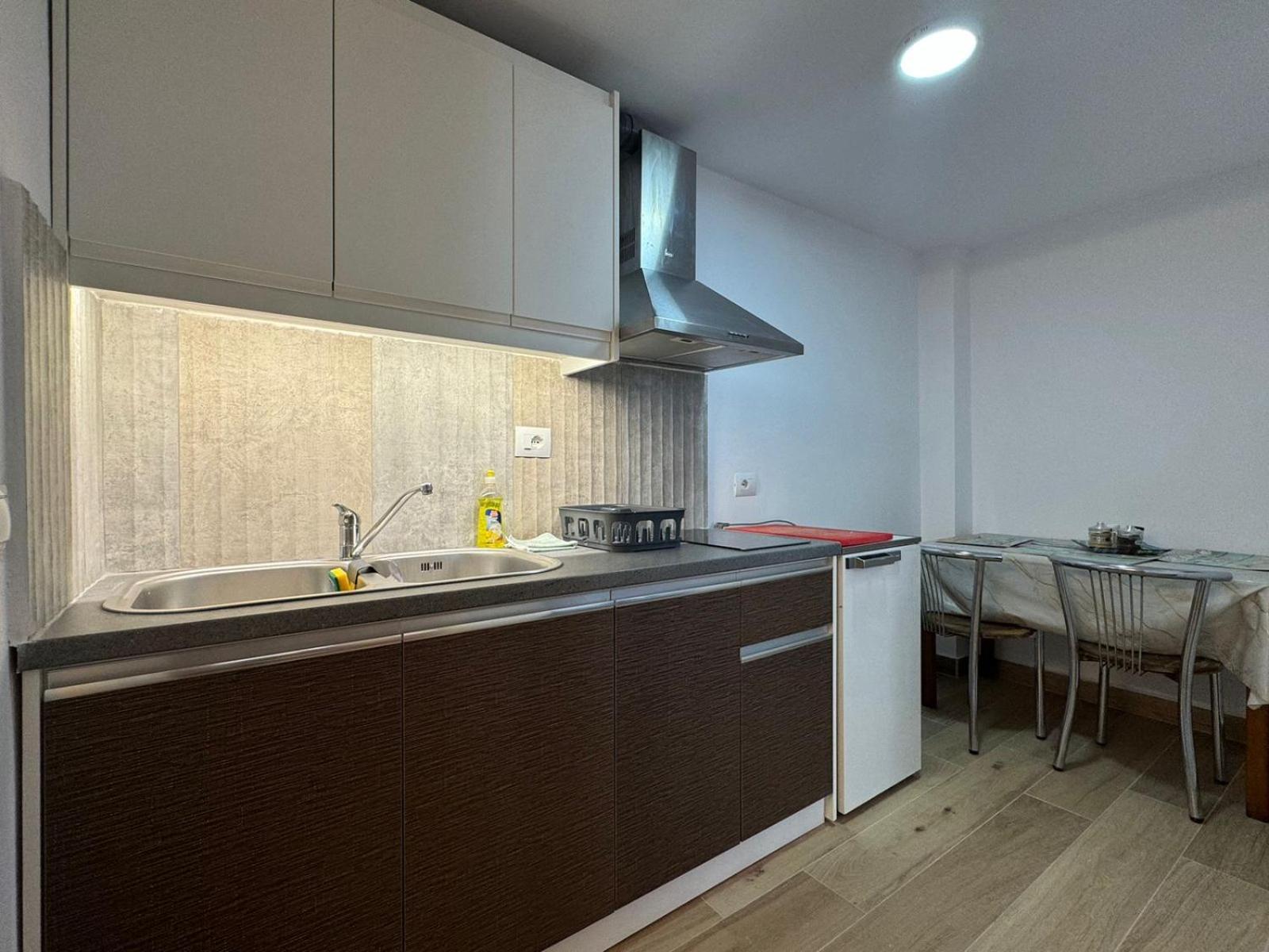 Sulozeqi Apartments Ksamil Extérieur photo
