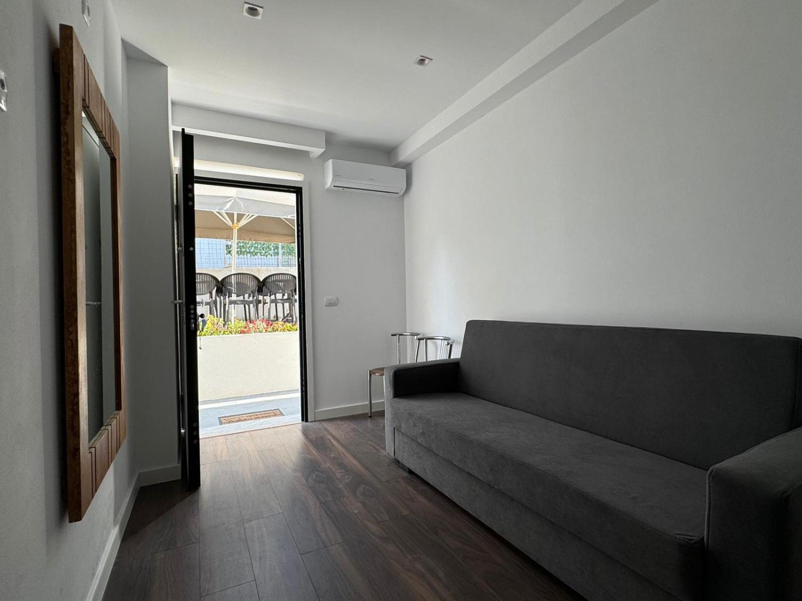 Sulozeqi Apartments Ksamil Extérieur photo
